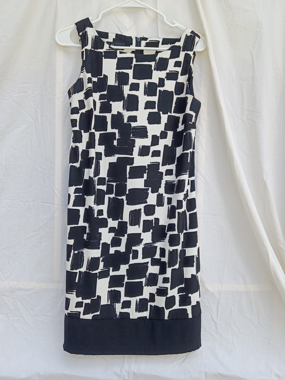 AB Studio Black and White Geometric Brush-Block Pencil Dress